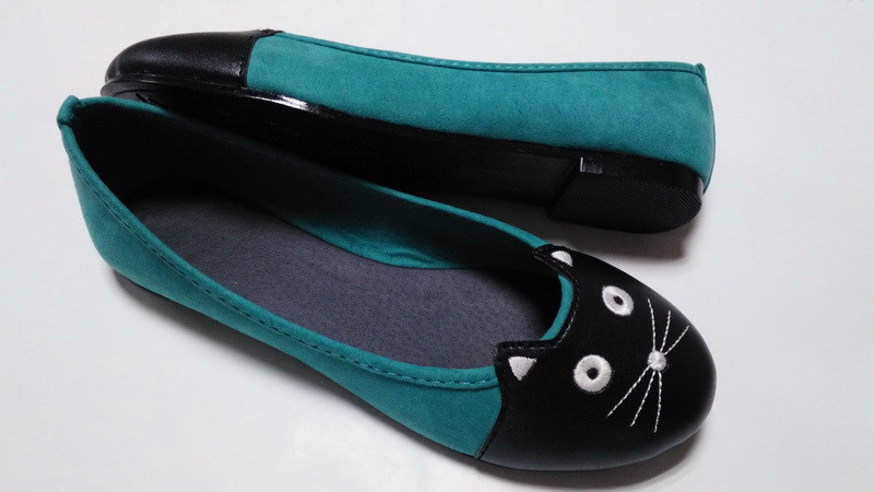 micro fiber upper with cat looking simple ladies flat shoes
